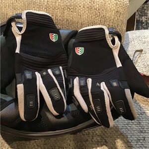 Corazzo women’s motorcycle gloves. Size medium.